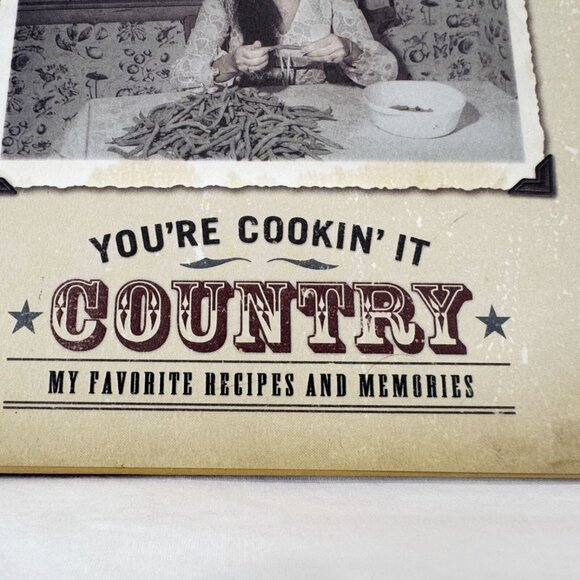 Loretta Lynn Hand Signed Cook Book You're Cookin' It Country Rare 2004 - Picture 3 of 12